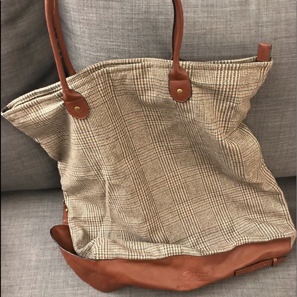 Unique Regent travel bag